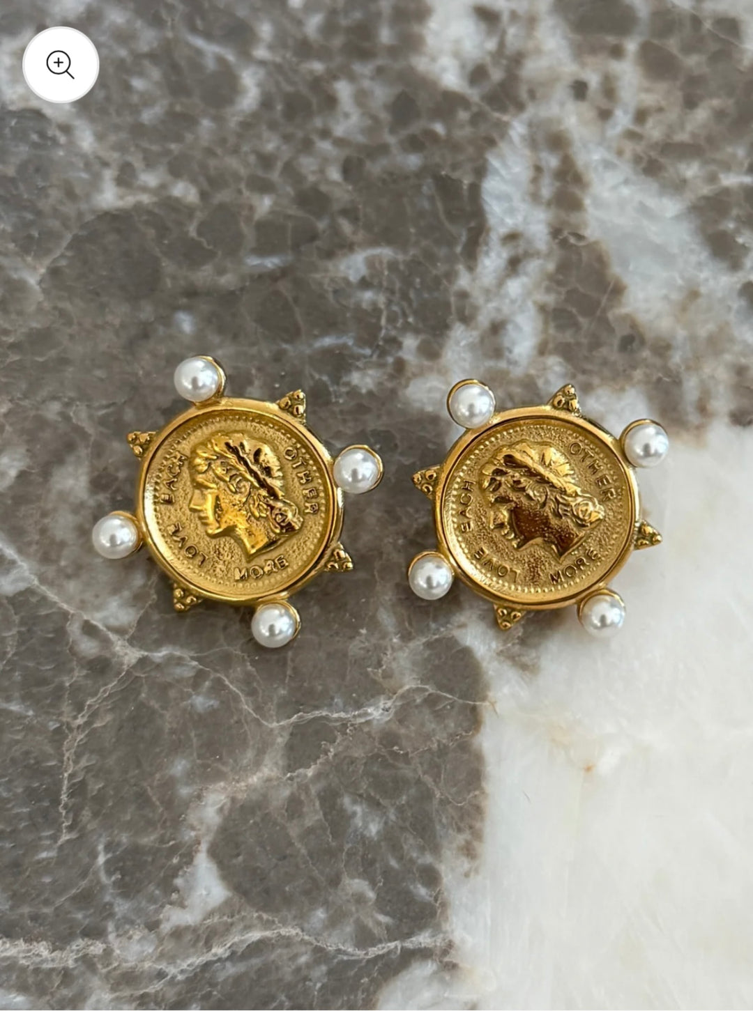 CHANSUTTPEARLS Pearl Coin Earrings