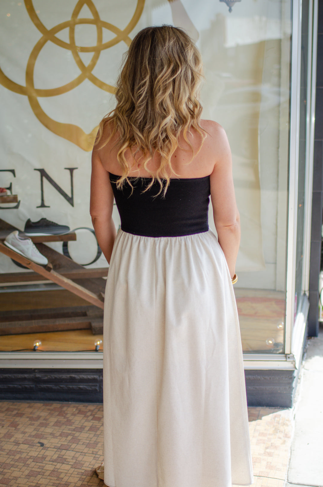 Beach Stroll Two Tone Knit Dress in Oatmeal & Black