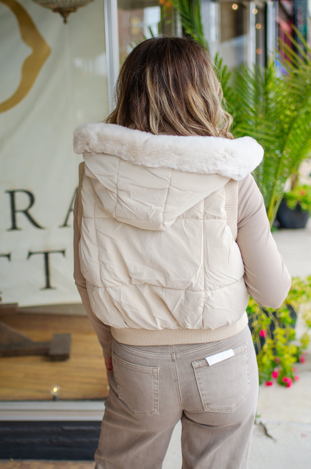Mountain Dreamer Vest with Fur Lined Vest with Cream