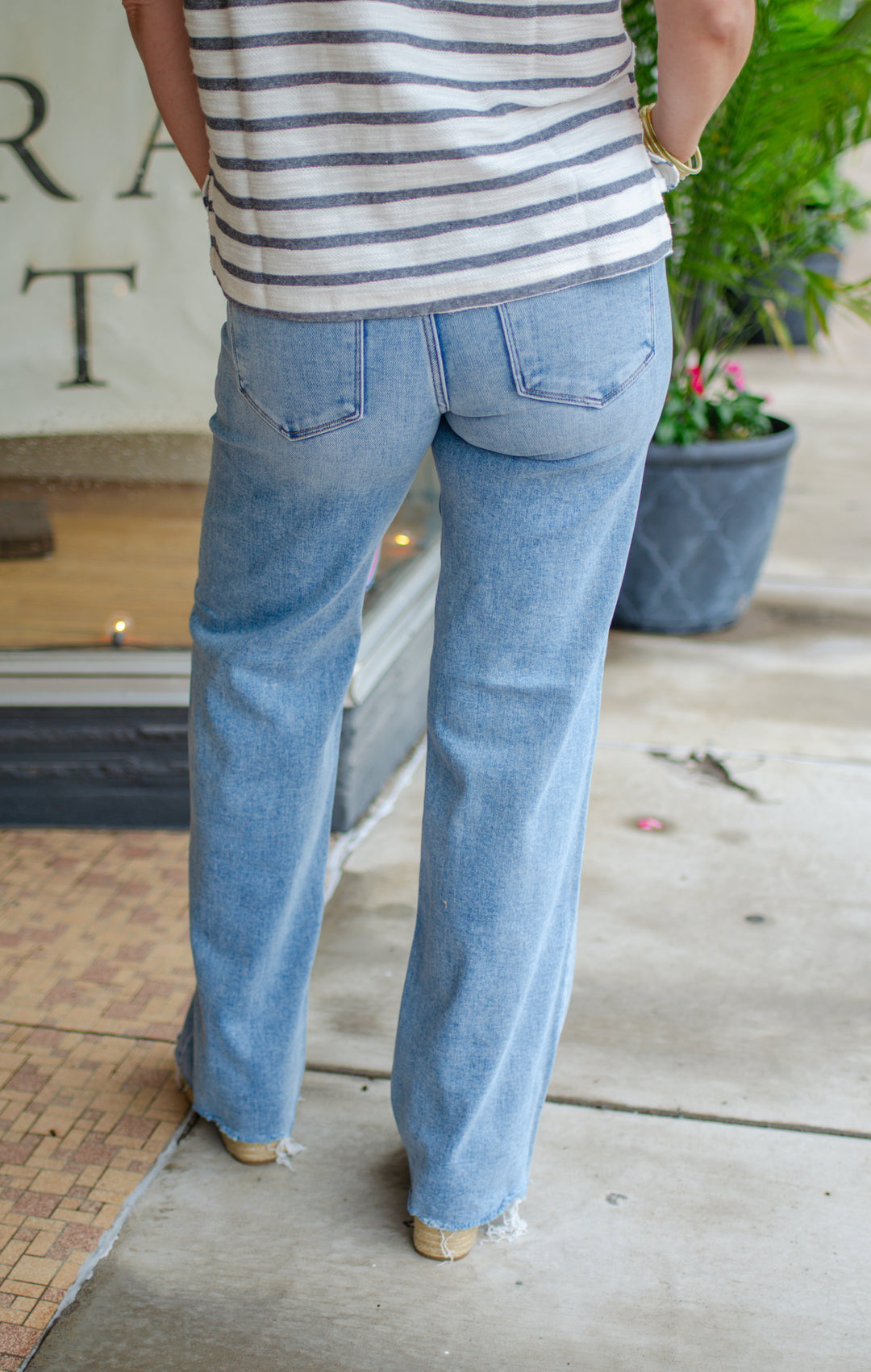 Risen Tummy Control Mid Rise Wide Leg Jeans in Light Wash
