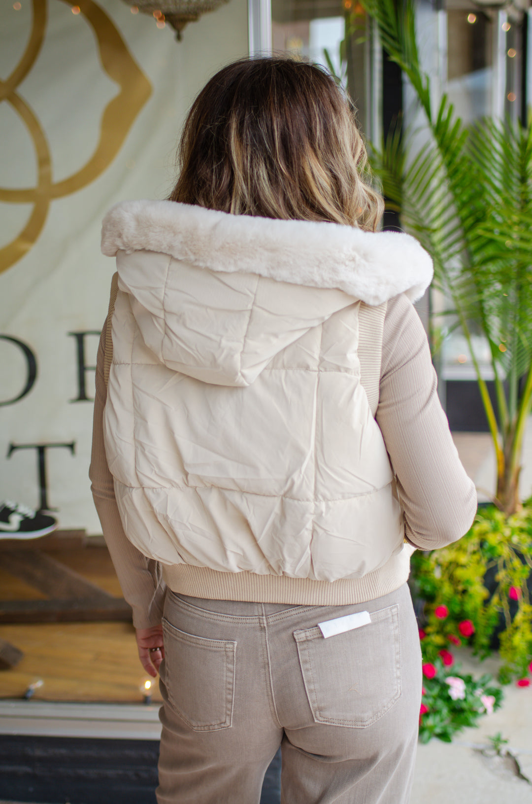 Mountain Dreamer Vest with Fur Lined Vest with Cream