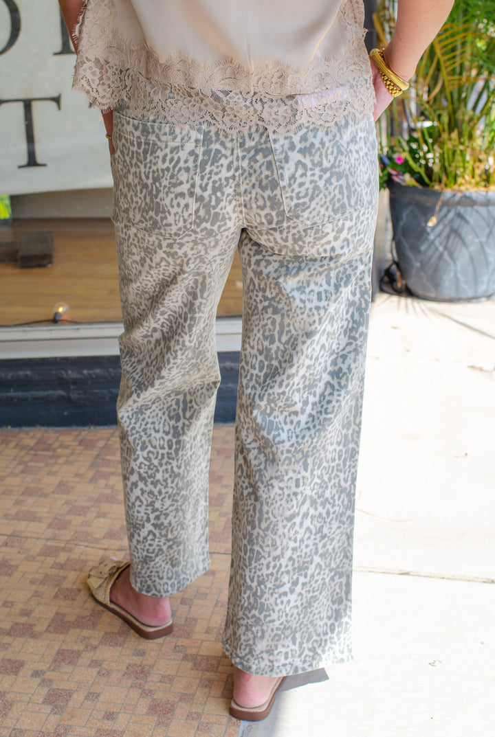 Vervet Kris Leopard Baggy Wide Leg Mid Rise Jeans