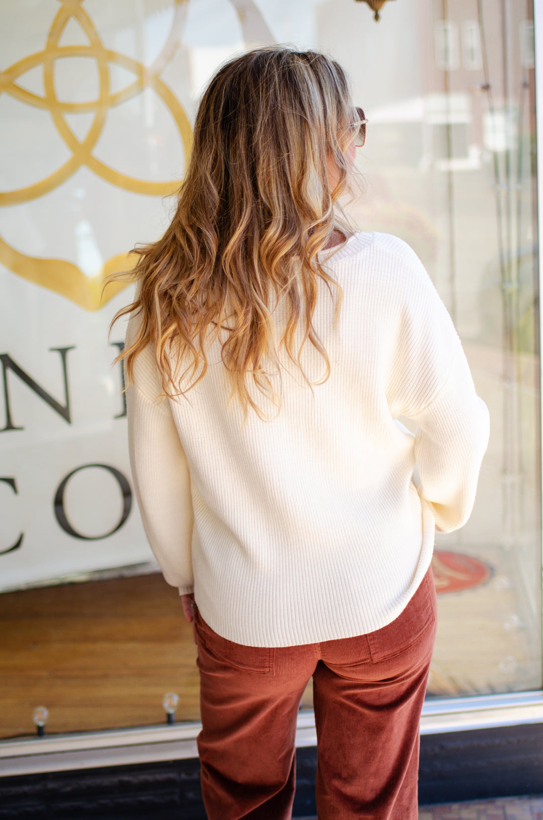 Classic Style V-Neckline Drop Shoulder Pullover Sweater in Cream