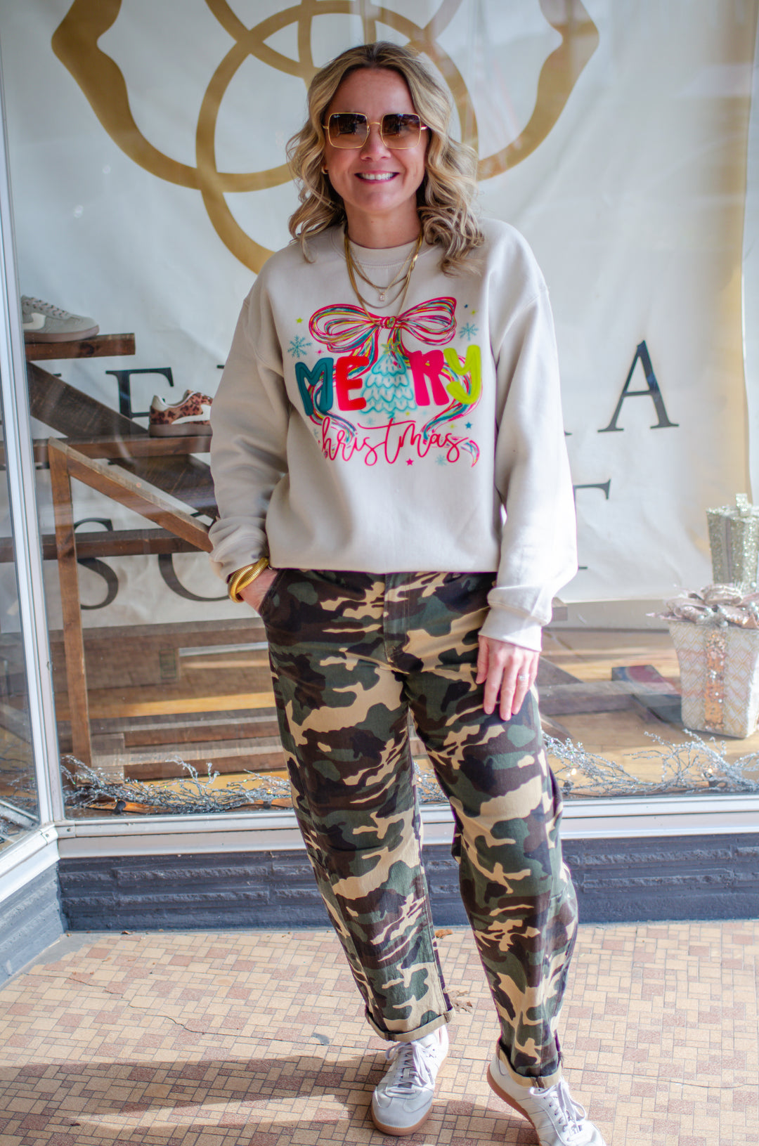 Merry Christmas Graphic Sweatshirt in Sand