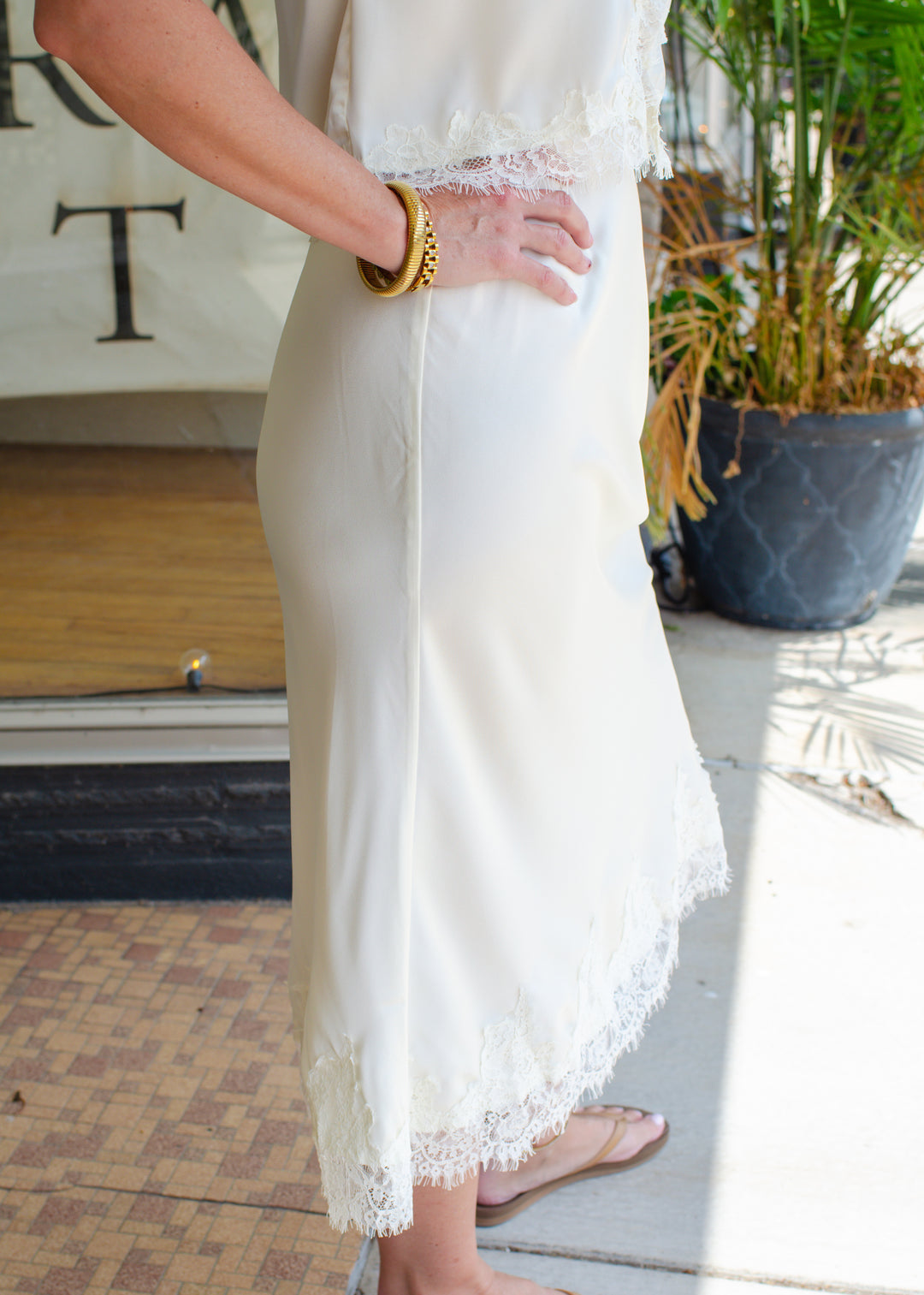Pure Romance Satin Lace Trim Slip on Pencil Skirt in Champagne
