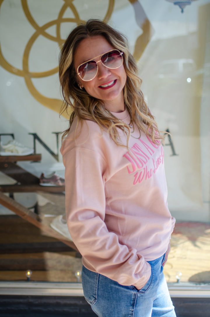 Just A Girl Who Loves Jesus Puff Letter Fleece Sweatshirt in Pink