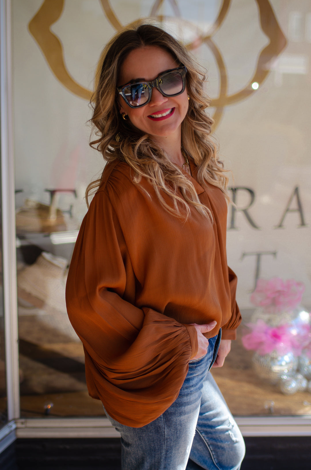 Classic Cur V-Neck Shimmer Balloon Sleeve Blouse in Camel