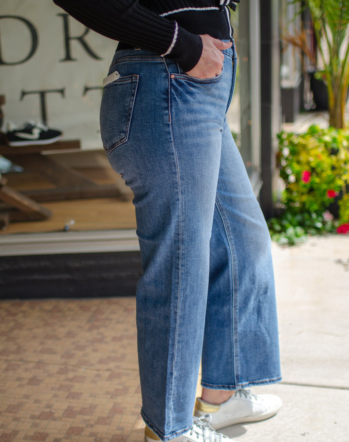 Risen Tummy Control Elastic Waist Band Mid Rise Crop Jeans in Dark Wash