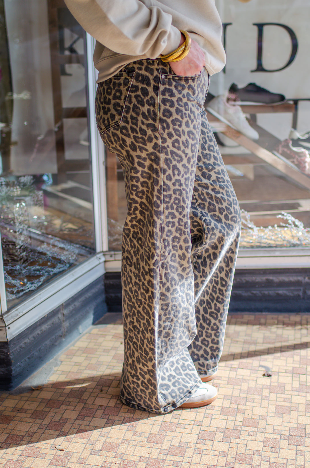 Risen Mid Rise Wide leg Leopard Jeans