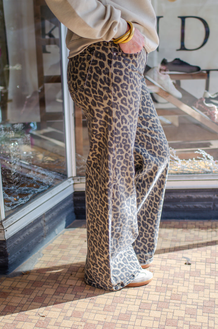 Risen Mid Rise Wide leg Leopard Jeans