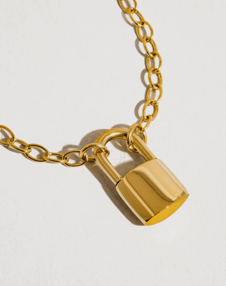 Luxe 18K Gold Tatum Lock Necklace