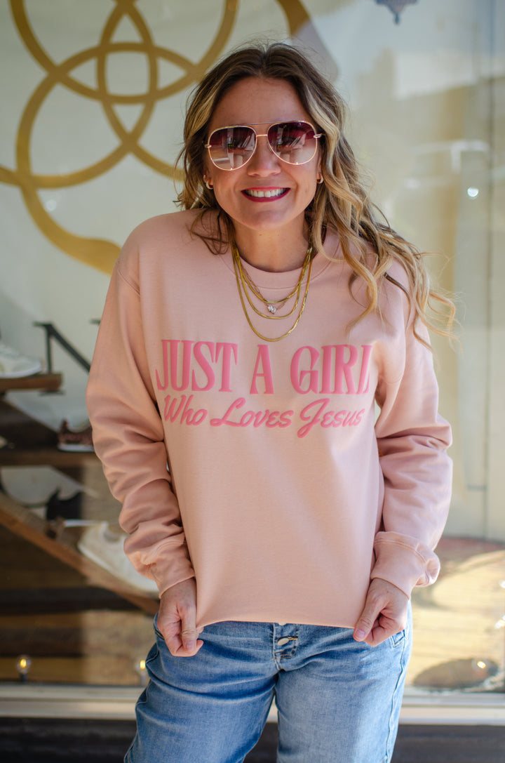 Just A Girl Who Loves Jesus Puff Letter Fleece Sweatshirt in Pink