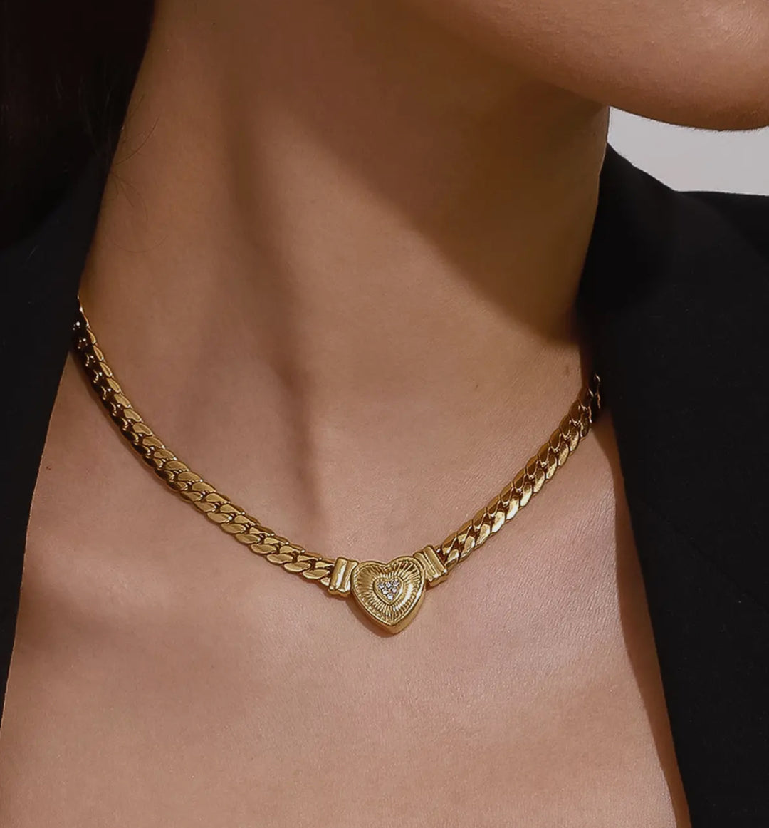 Luxe Paige Heart Curb Chain Necklace 18K Gold