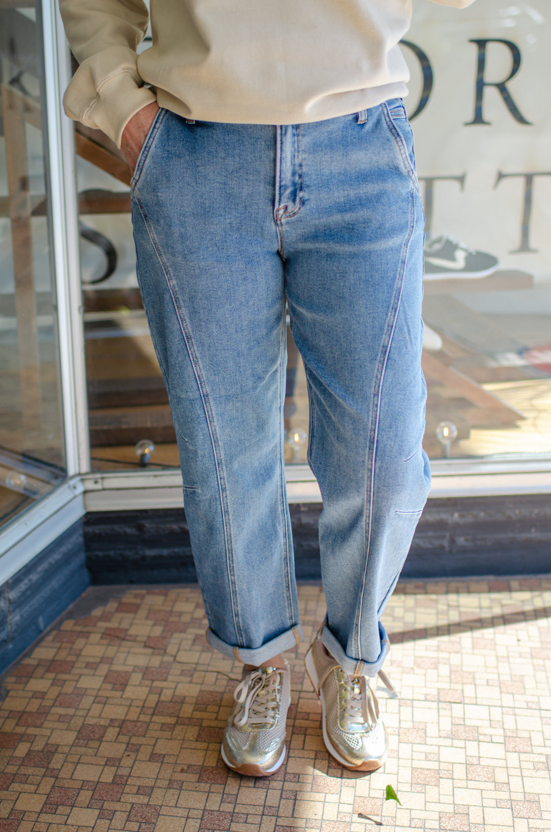 Risen Slouchy Crop Seam Detailed Barrel Jeans in Medium Wash