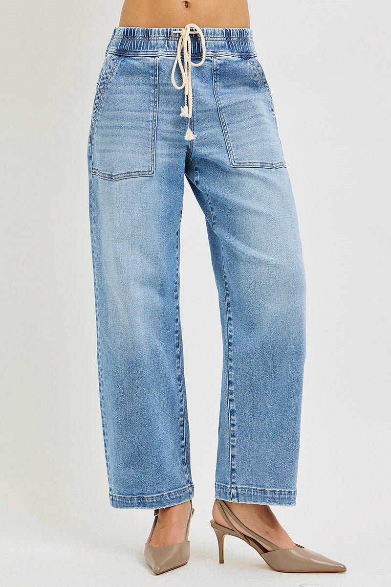 Risen Elastic Waist Band Slouchy Cropped Baggy Jeans in Medium Wash