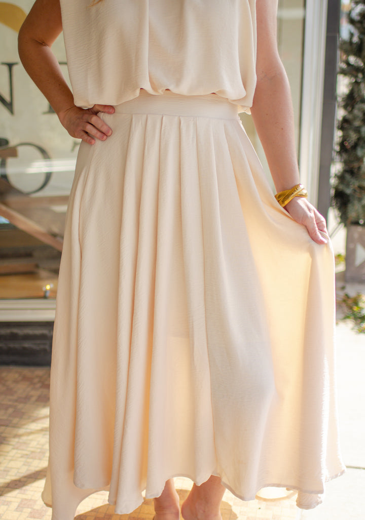 Stunning Moment Swing Skirt in Cream