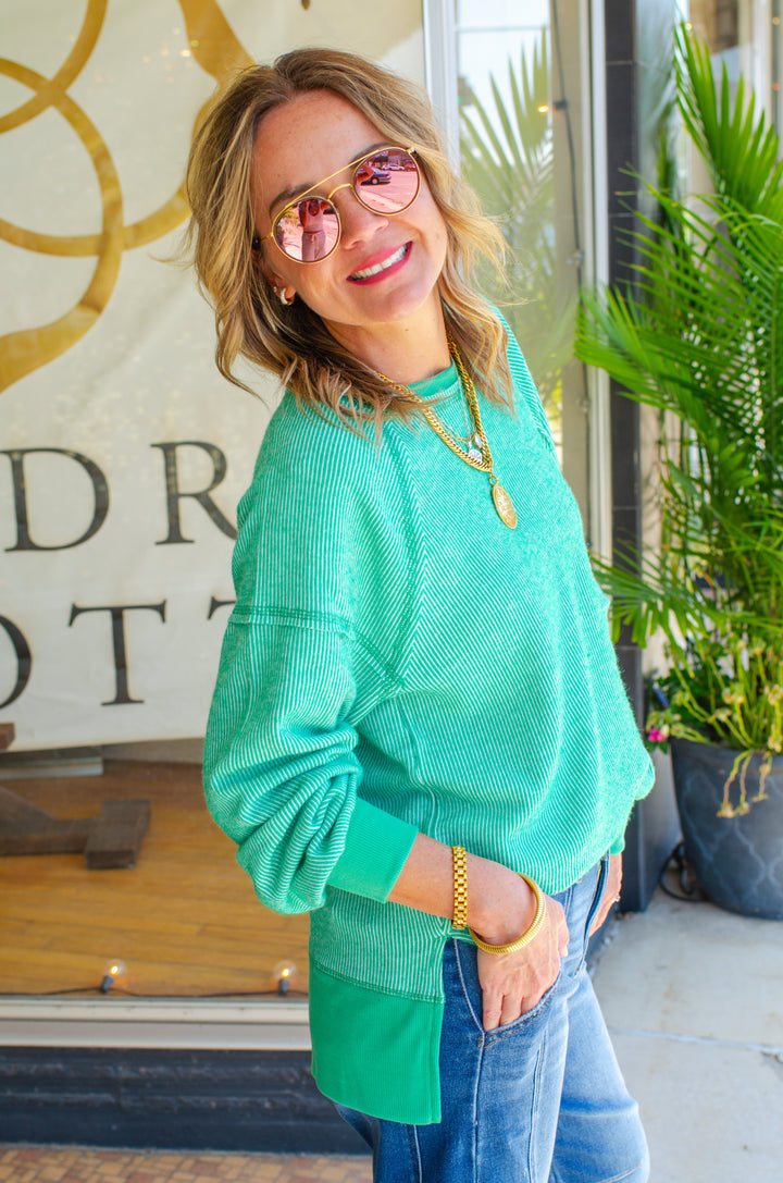 Casual Comfy Lightweight Knit Oversized Top in Kelly Green