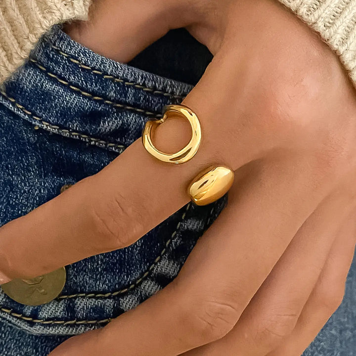 Luxe 18K Gold Non-Tarnish Abstract Ring sz7