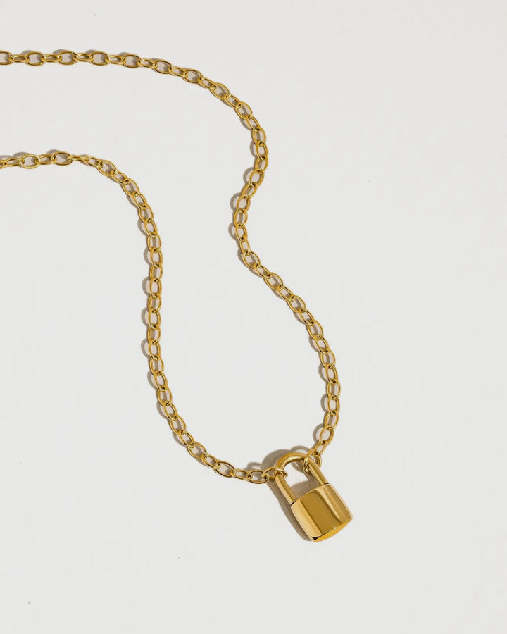 Luxe 18K Gold Tatum Lock Necklace