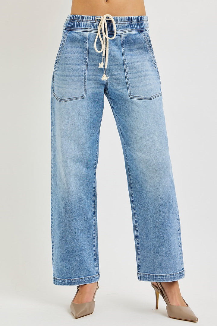 Risen Elastic Waist Band Slouchy Cropped Baggy Jeans in Medium Wash