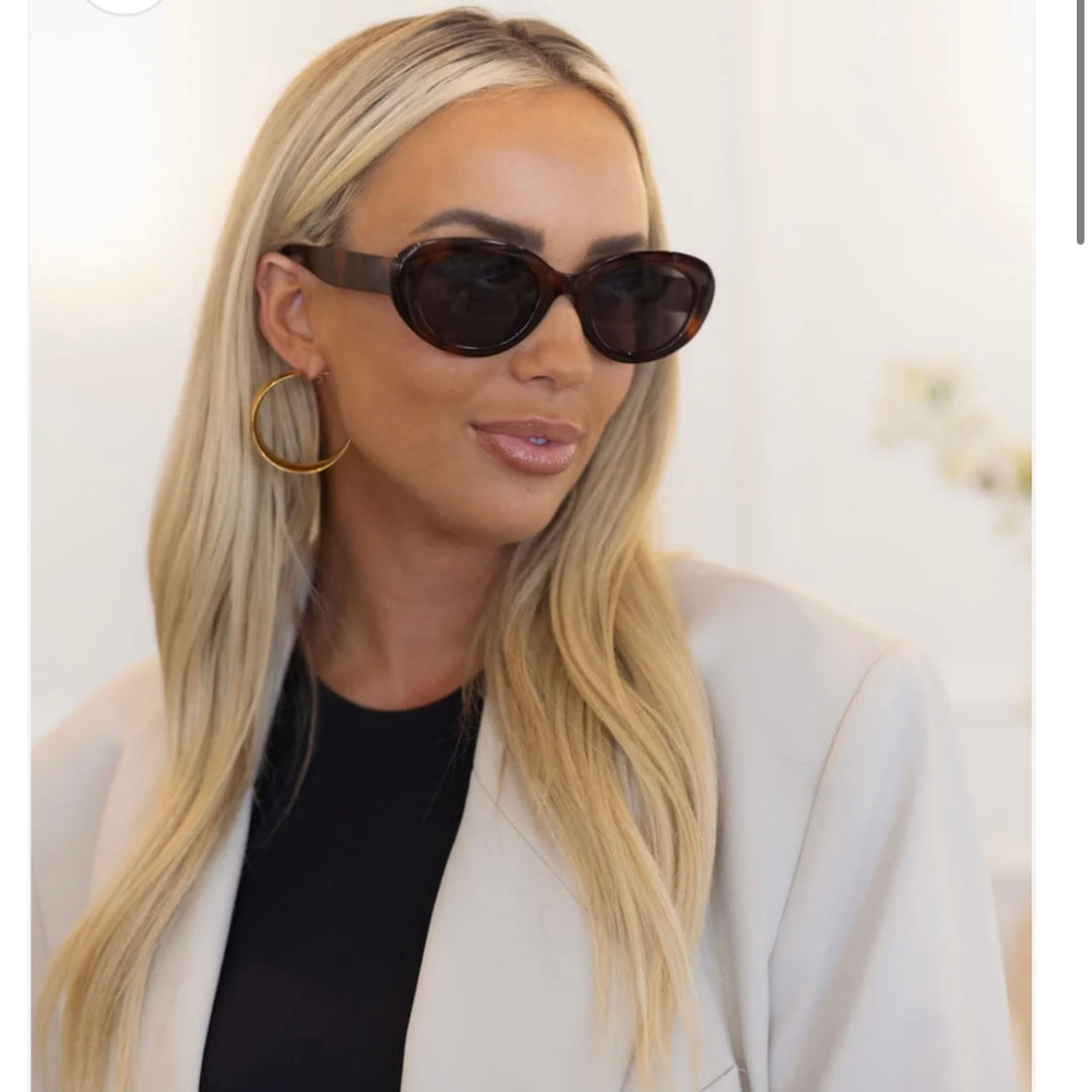 CHANSUTTPEARLS Harlow Hoops