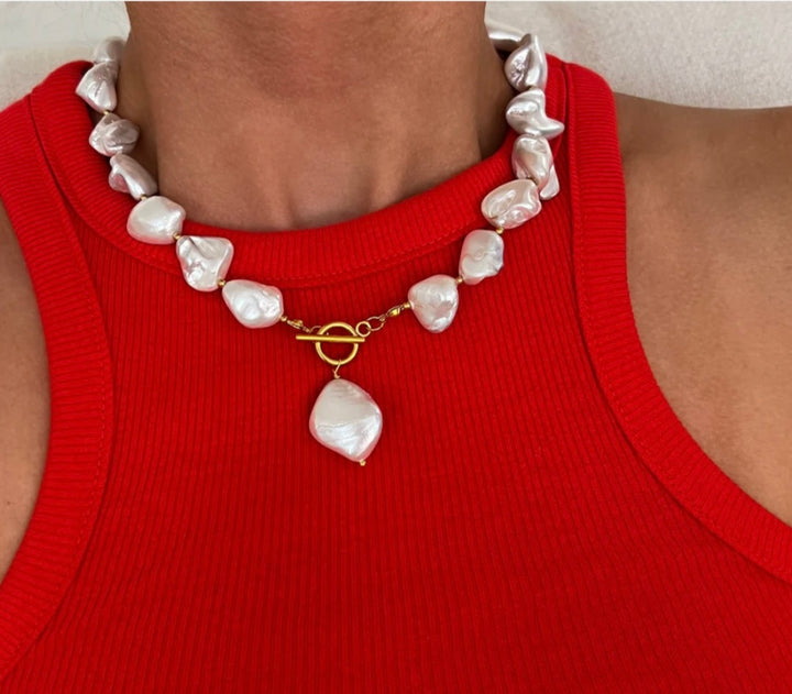 Chansuttpeals Chunky Pearl Necklace