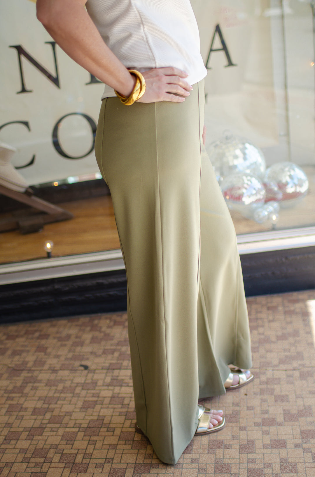 Just The Way You Are Classic Pull-on Wide Leg Pant in Olive