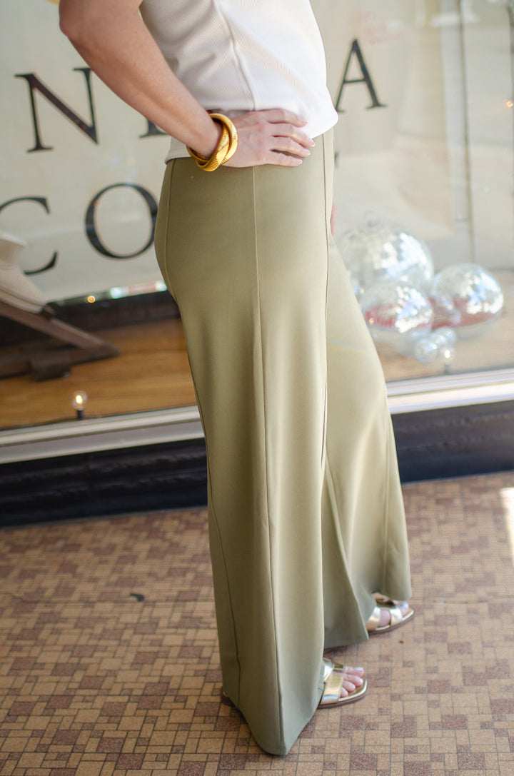 Just The Way You Are Classic Pull-on Wide Leg Pant in Olive