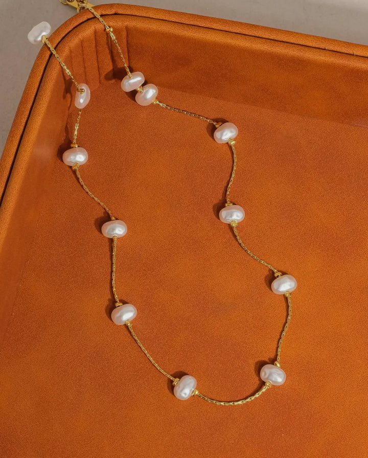 Luxe Lila Chain & Pearl Necklace 18K Gold