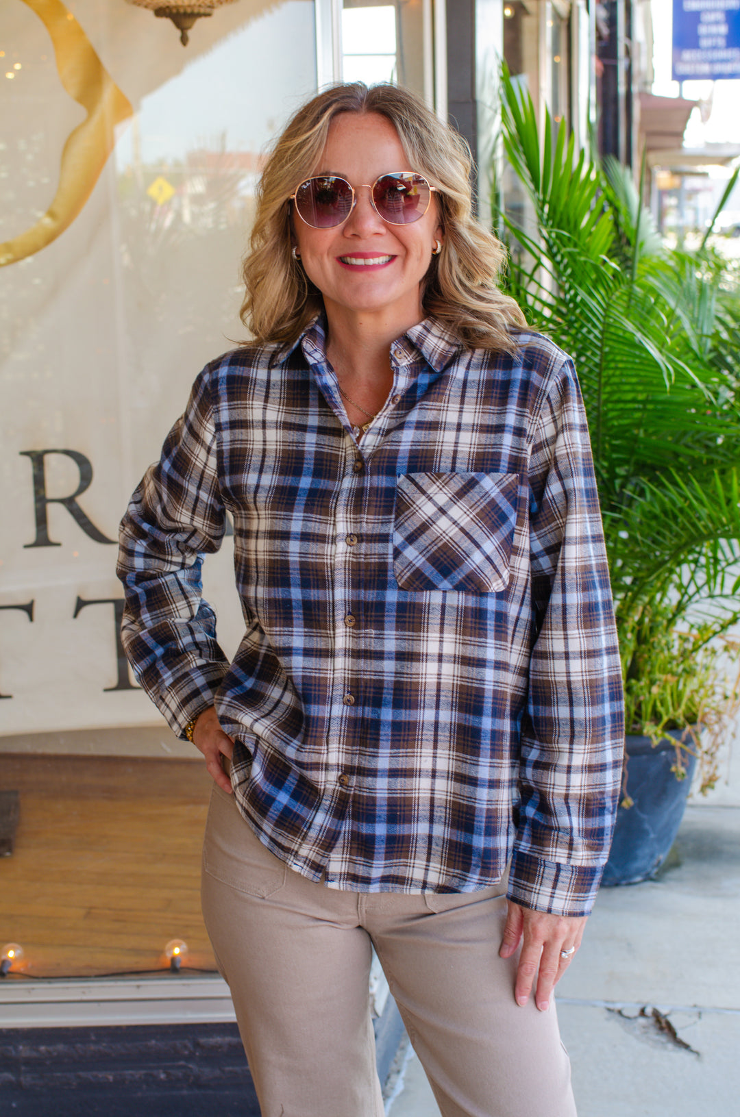 Fall Feels Lightweight Button Down Plaid in Navy/Blue Mix