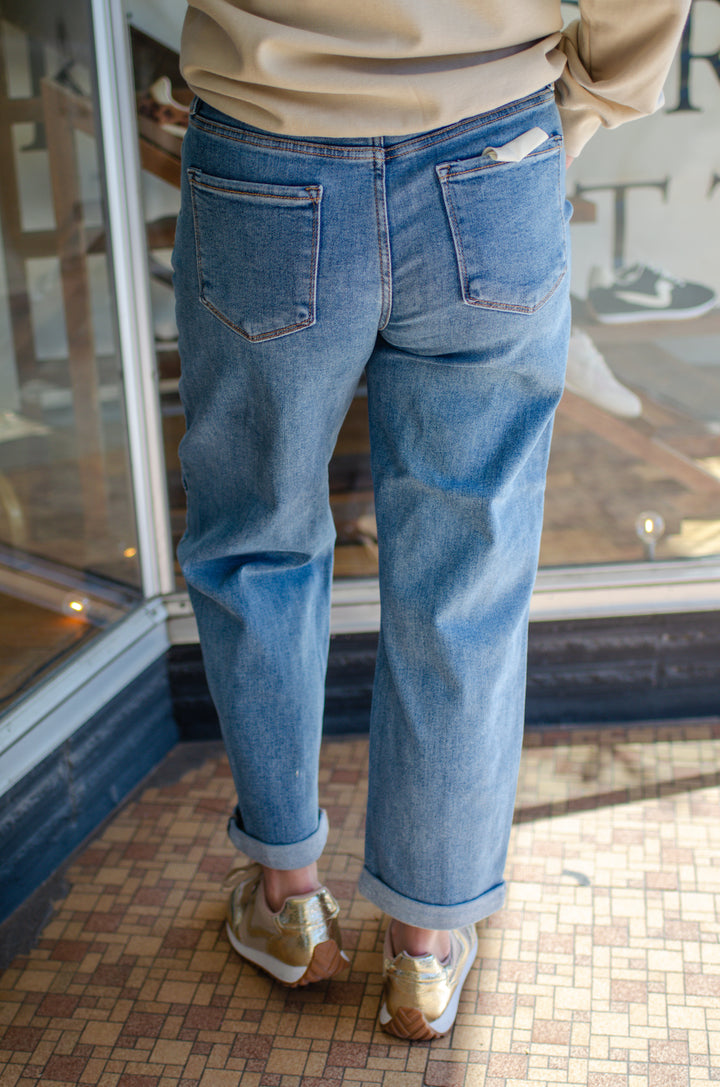 Risen Slouchy Crop Seam Detailed Barrel Jeans in Medium Wash