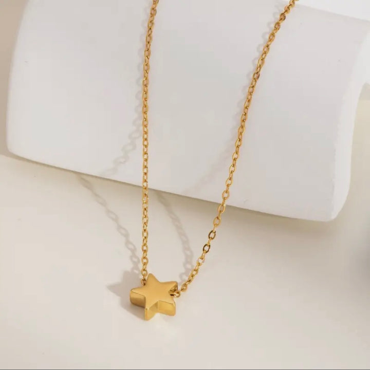 LUXE Zoie Star Necklace in 18K Gold plated