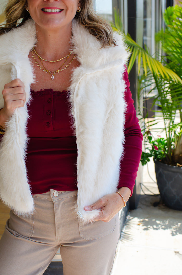 So Chic Fur Zip Front Vest in Cream