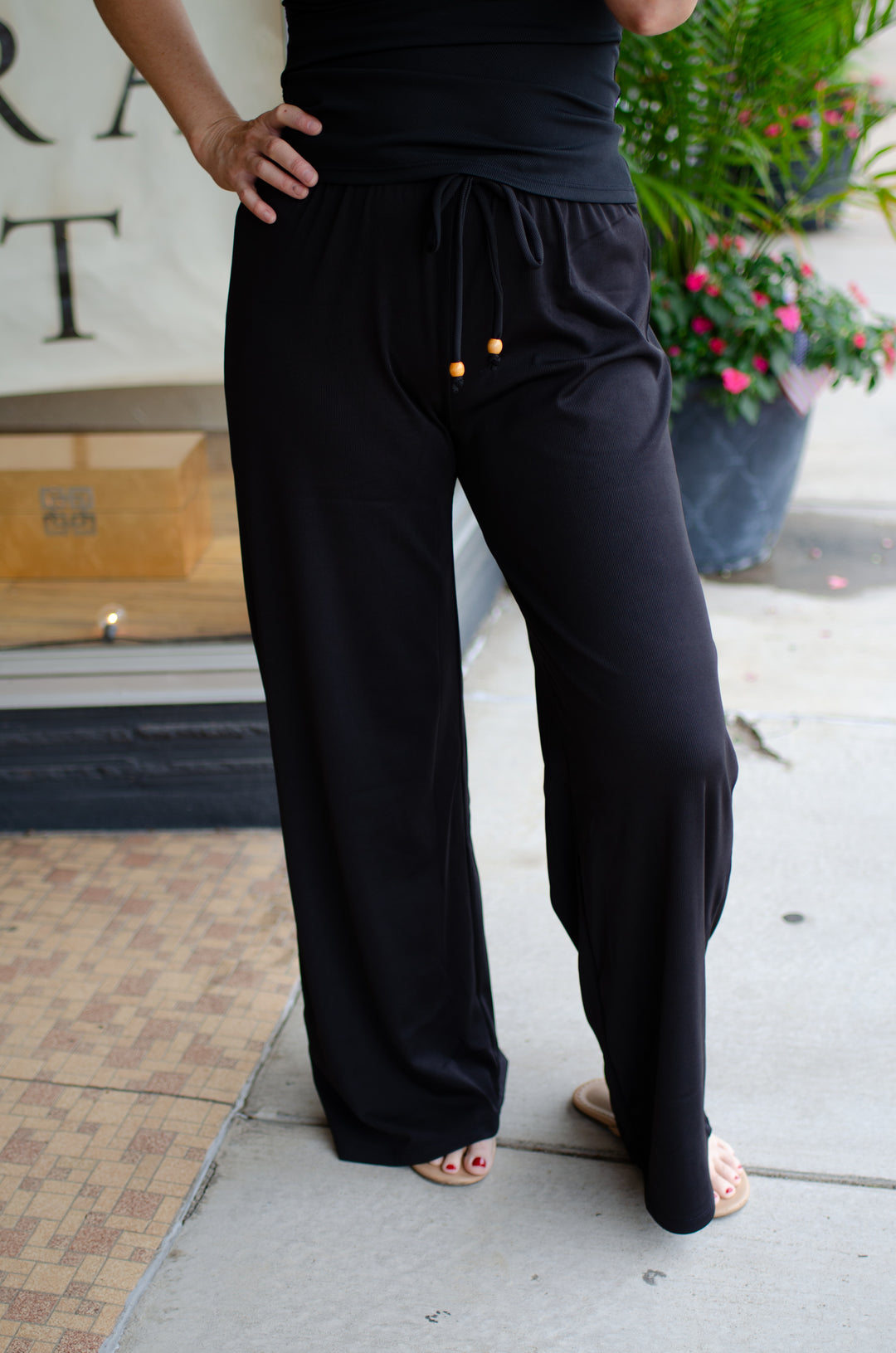 Jet Set Ribbed Stretch Waistline Wide Leg Pant in Black