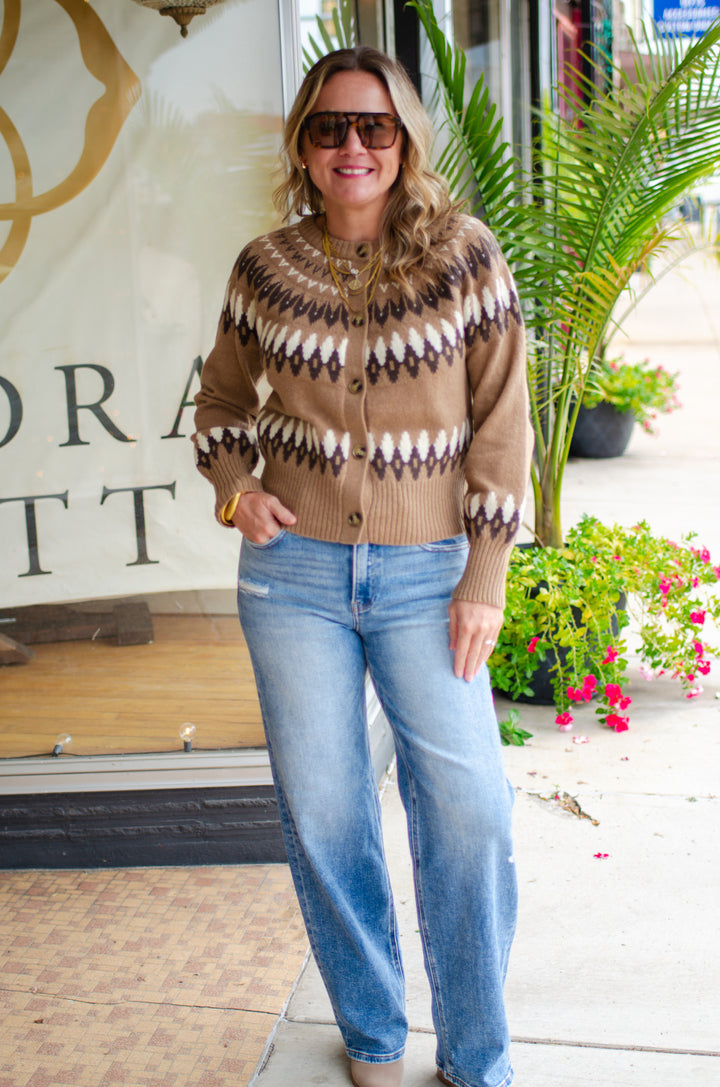 Risen Low Rise Wide Leg Jeans in Medium Wash