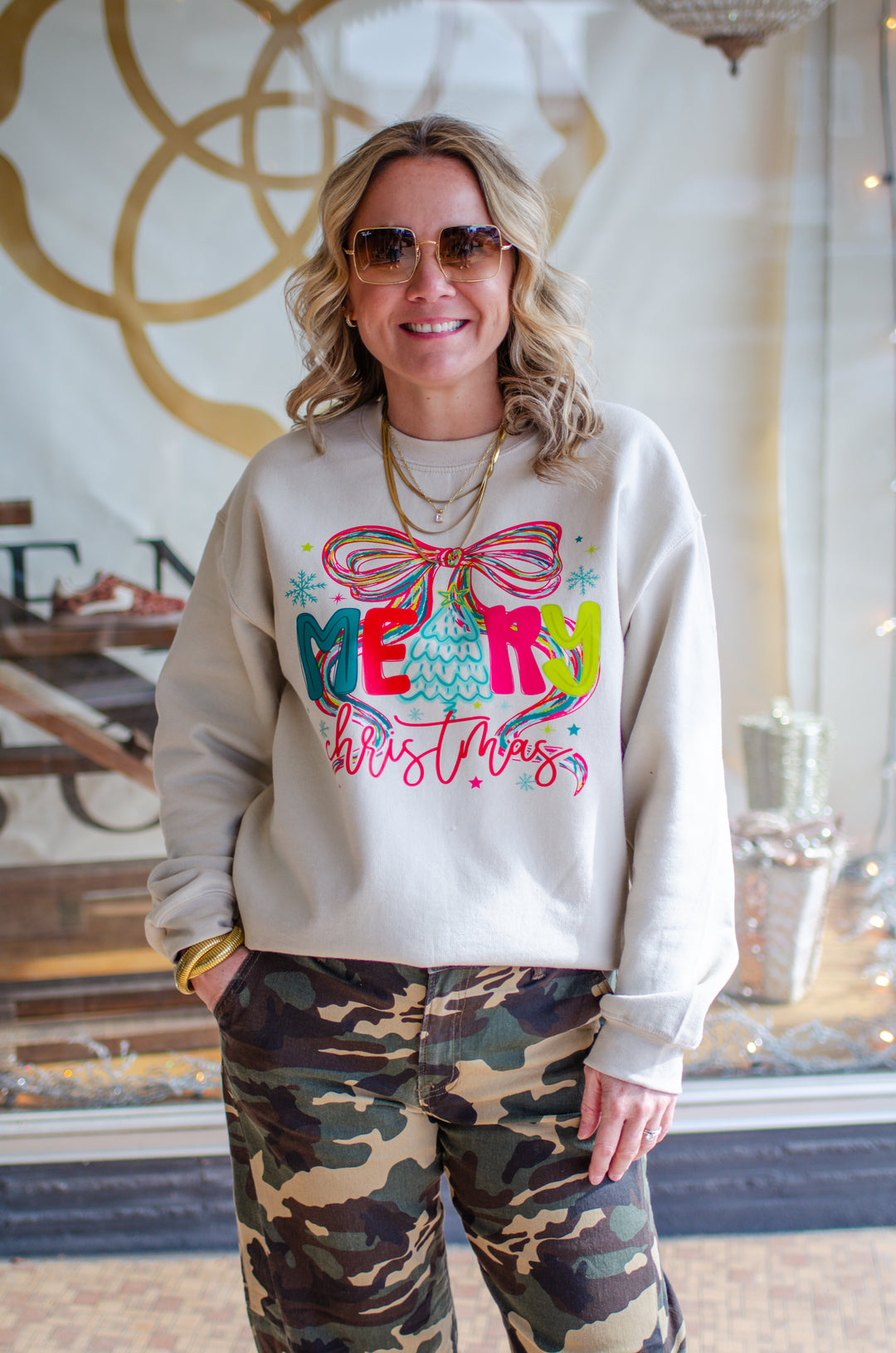 Merry Christmas Graphic Sweatshirt in Sand