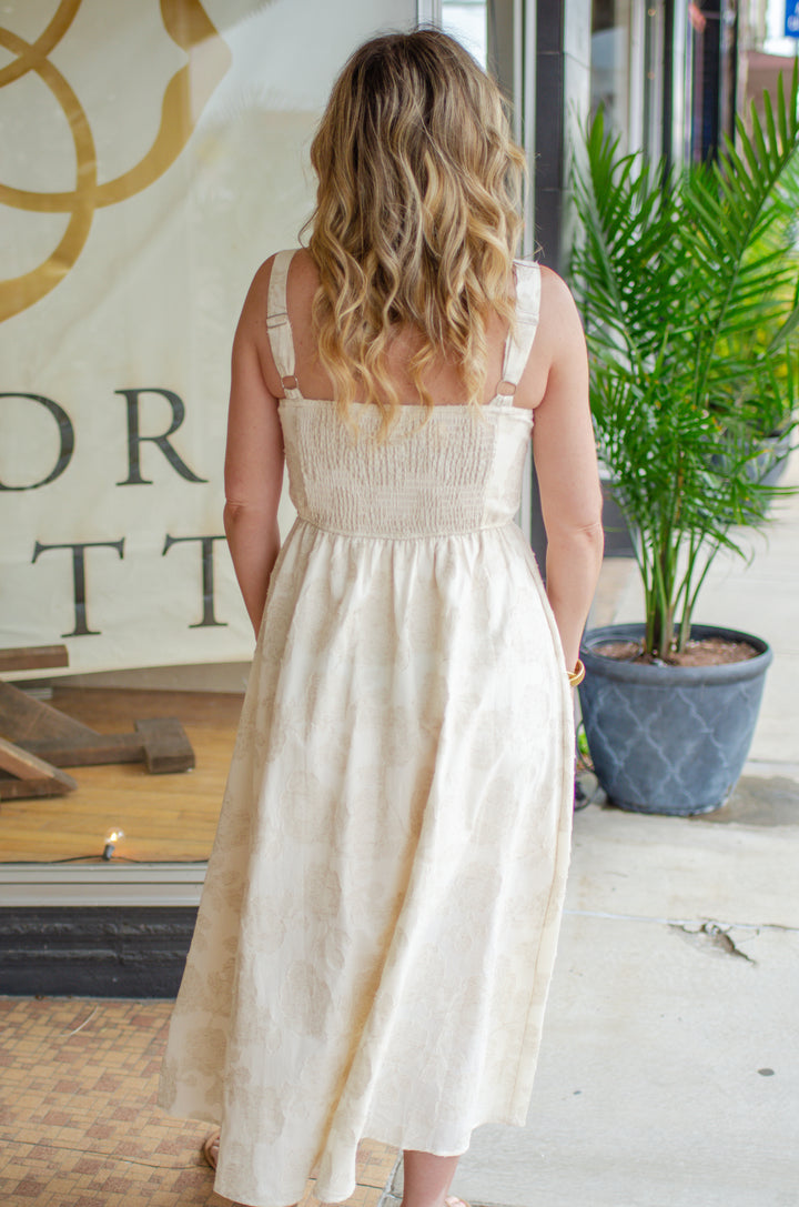 Southern Belle Floral Jacquard Pattern Sleeveless Midi Dress in Cream