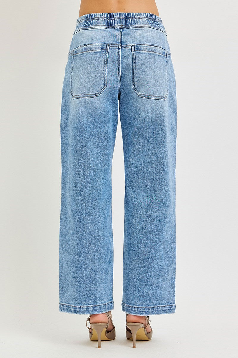Risen Elastic Waist Band Slouchy Cropped Baggy Jeans in Medium Wash