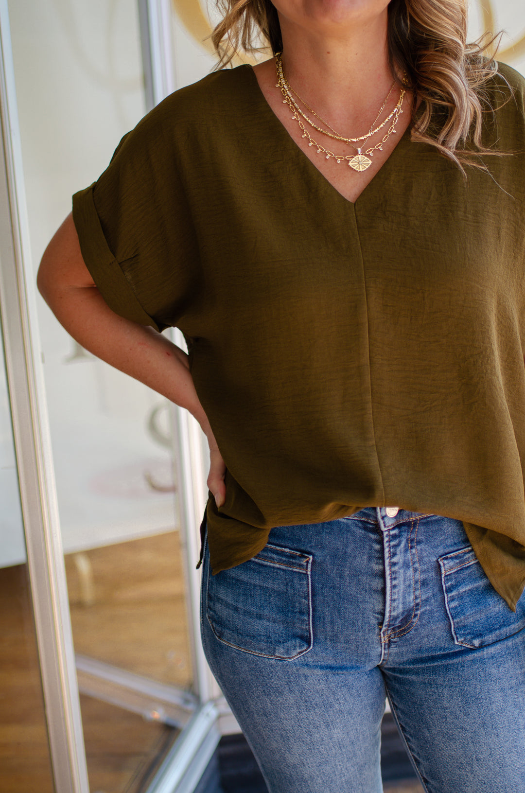 Classic Fall V-neck Short Cuffed Sleeve Top in Olive