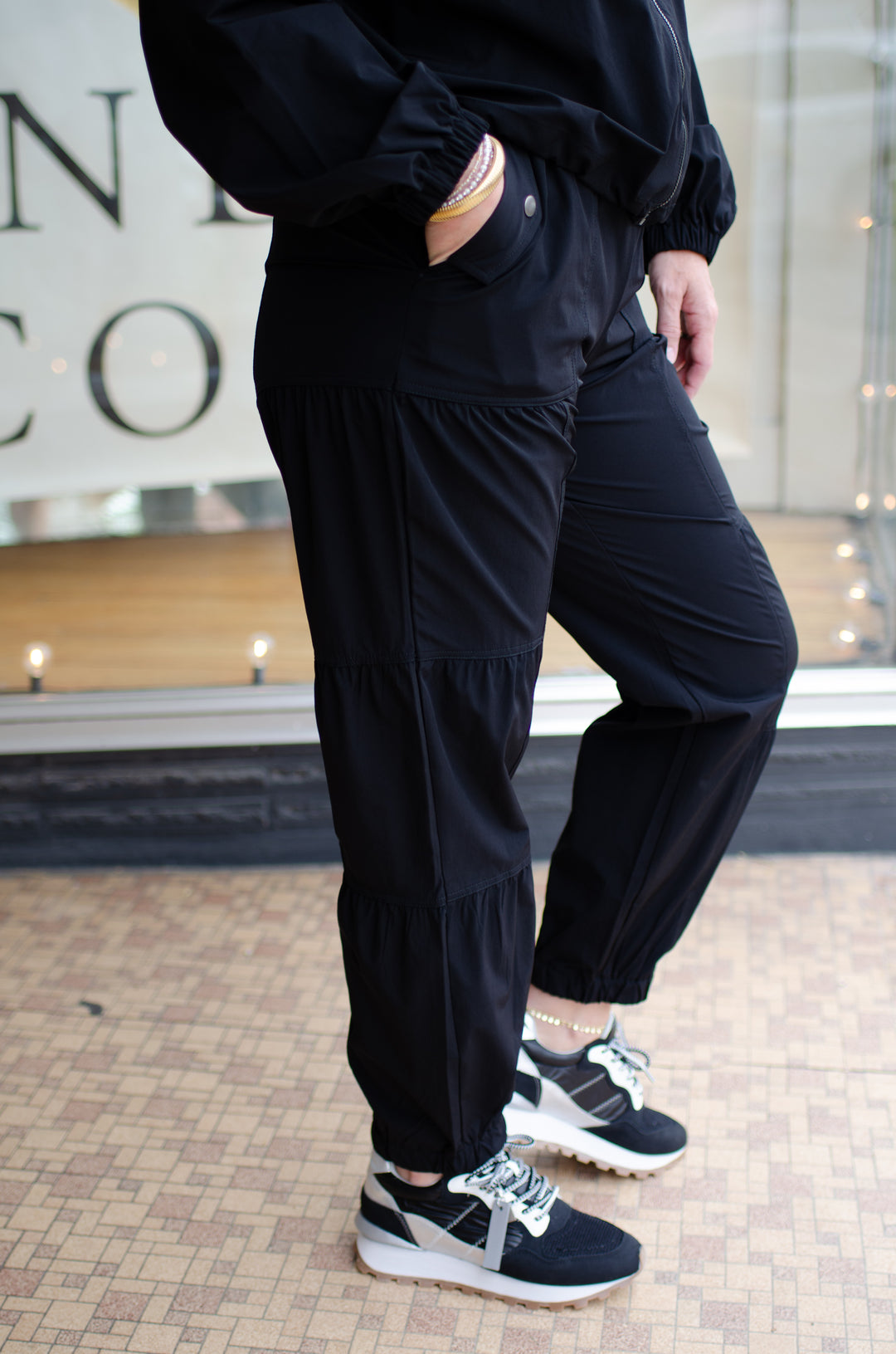 Stylish Day Out Shirred Leg Active Jogger Pant in Black