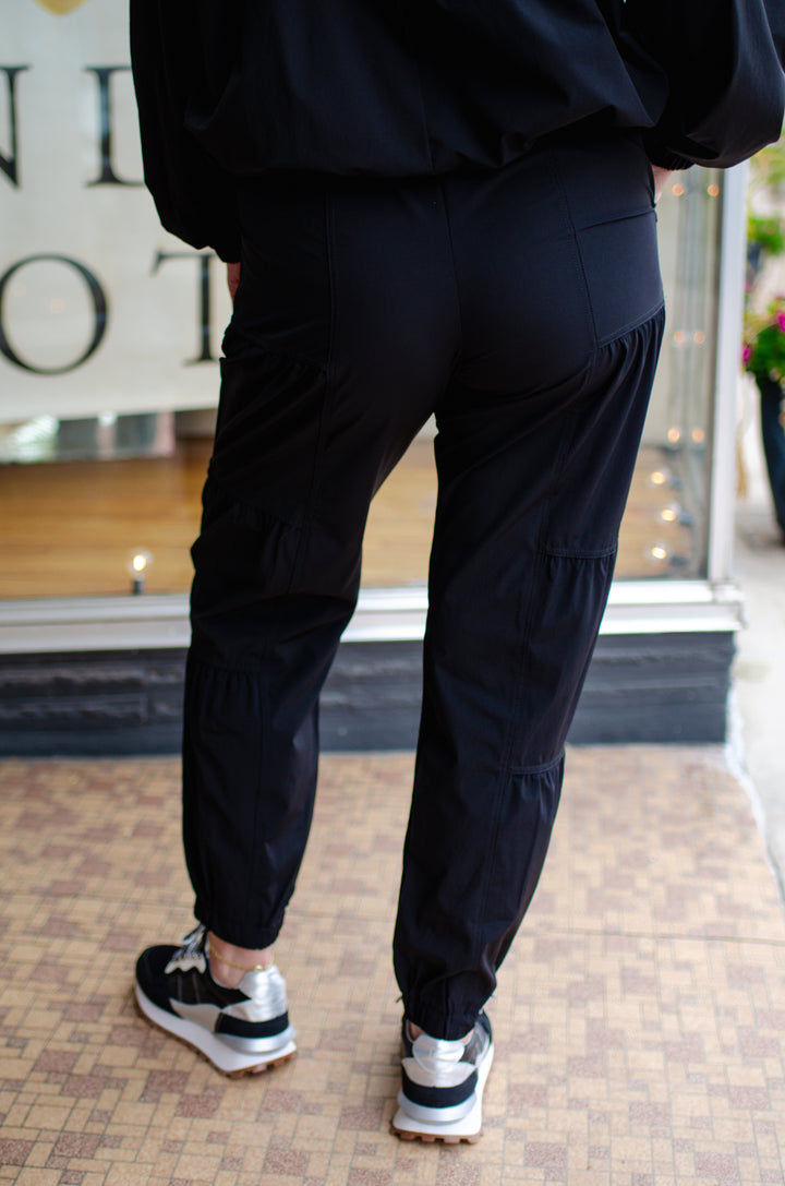 Stylish Day Out Shirred Leg Active Jogger Pant in Black