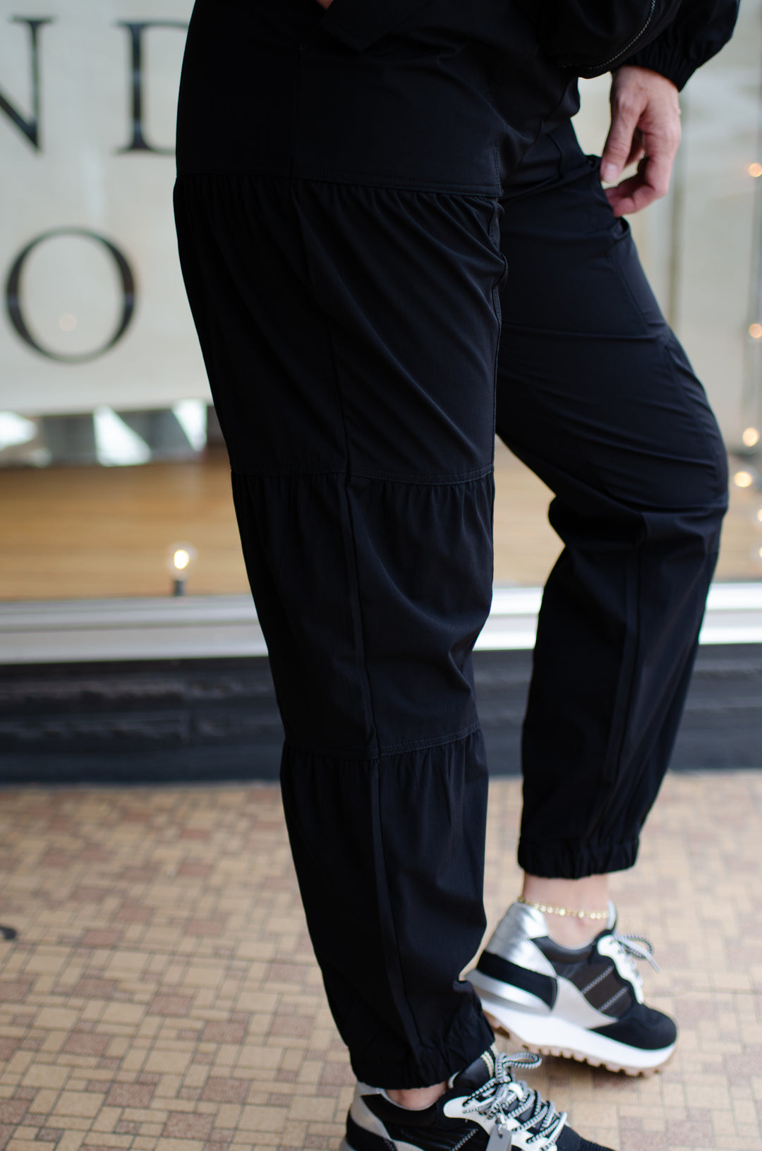 Stylish Day Out Shirred Leg Active Jogger Pant in Black