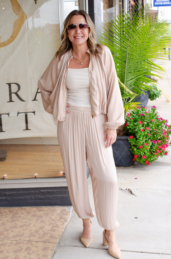 Chic Moments Satin Bubble Hem Jacket in Champagne