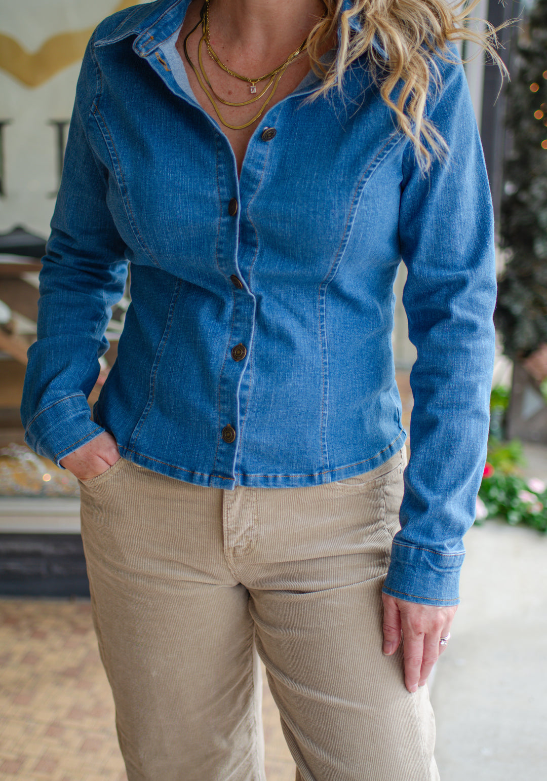 Perfect Denim Fitted Button Down Collared Top in Medium Denim