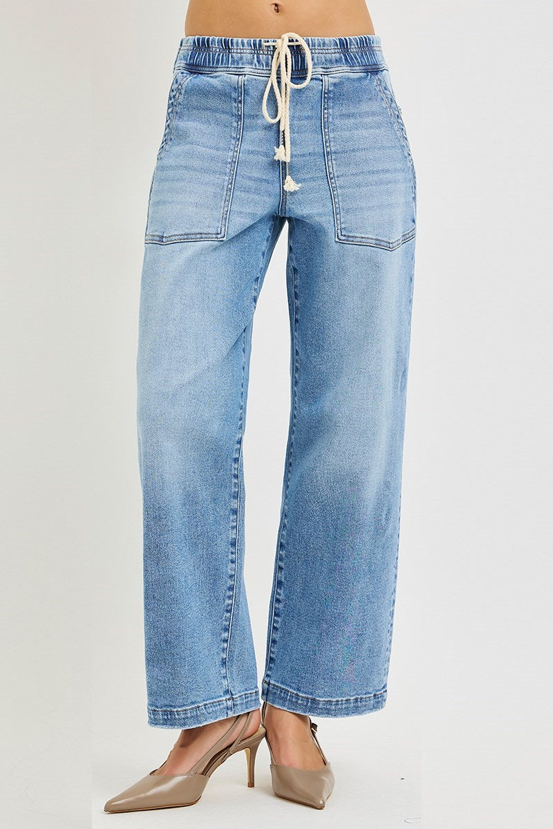 Risen Elastic Waist Band Slouchy Cropped Baggy Jeans in Medium Wash