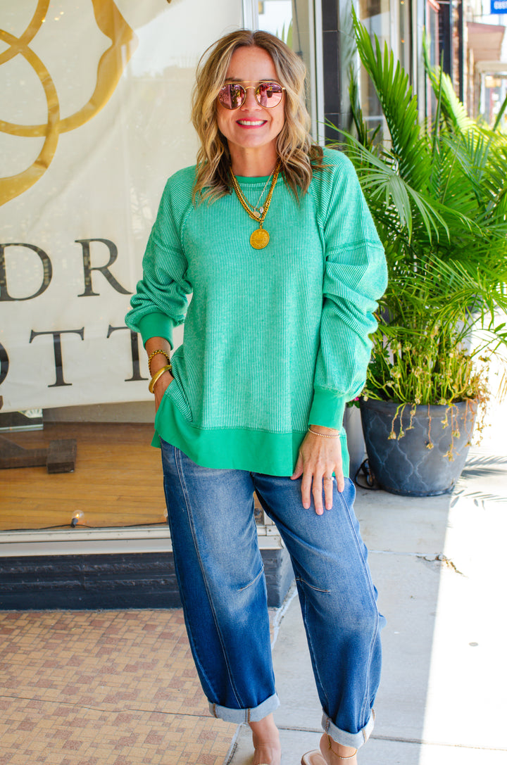 Casual Comfy Lightweight Knit Oversized Top in Kelly Green