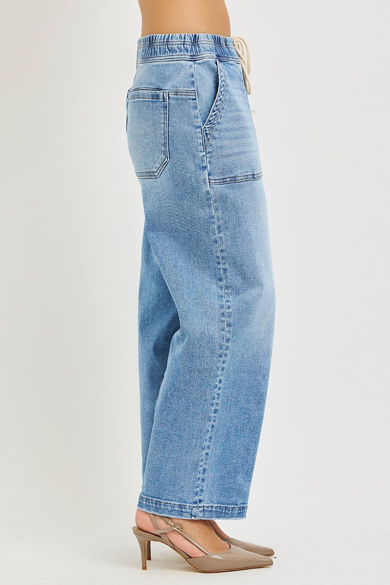 Risen Elastic Waist Band Slouchy Cropped Baggy Jeans in Medium Wash