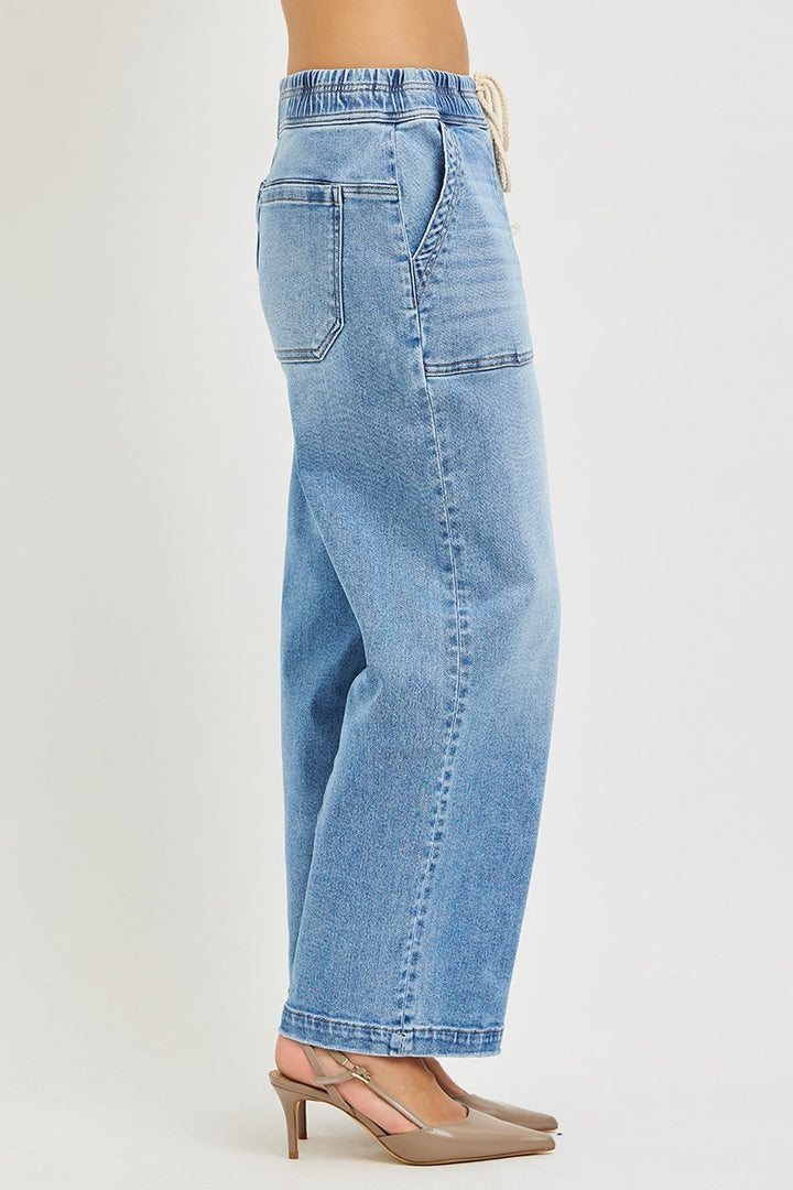 Risen Elastic Waist Band Slouchy Cropped Baggy Jeans in Medium Wash
