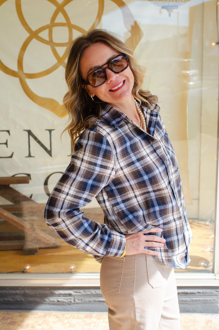 Fall Feels Lightweight Button Down Plaid in Navy/Blue Mix