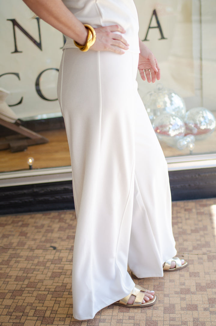 Just The Way You Are Classic Pull-on Wide Leg Pant in White